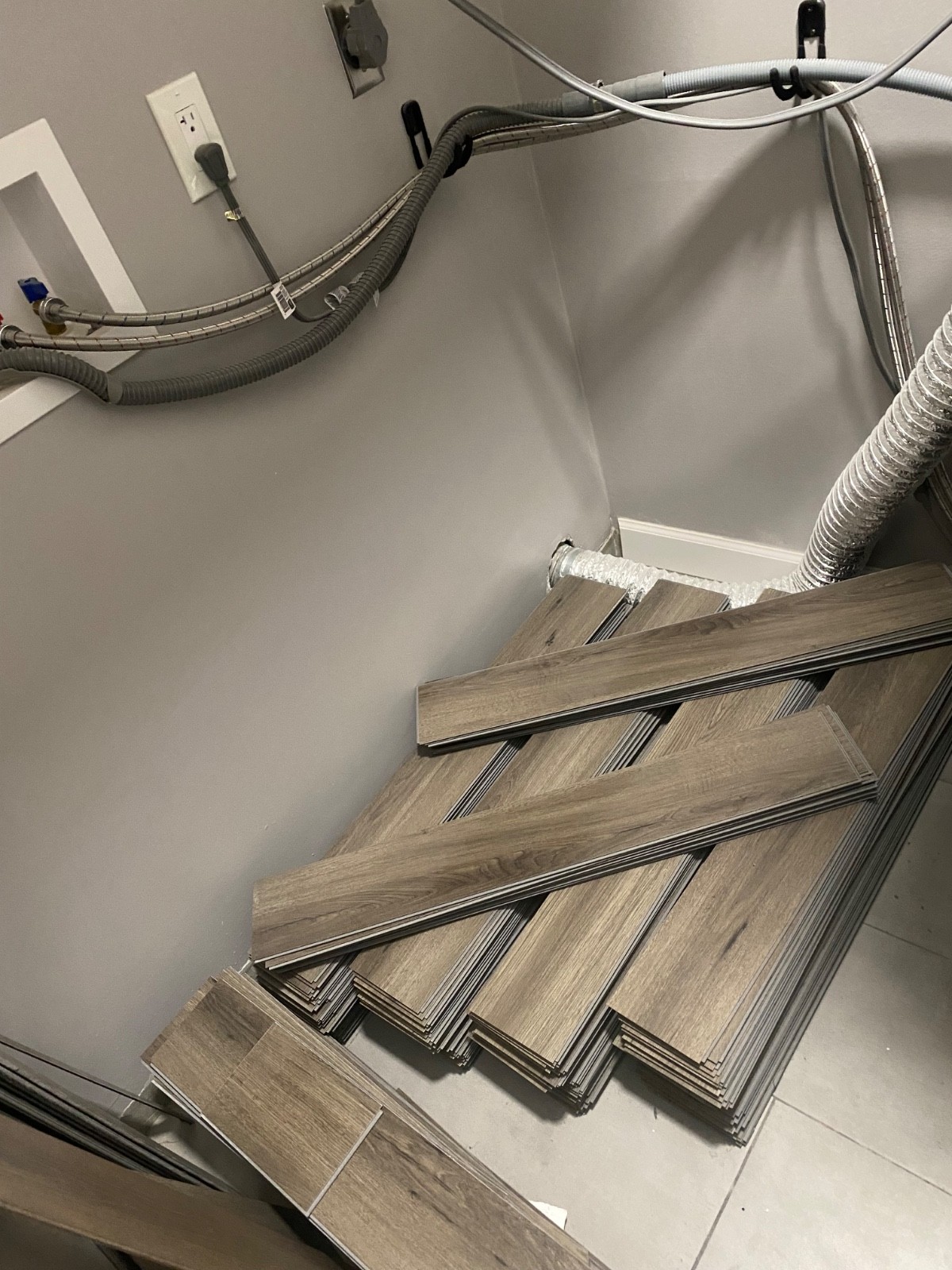 TUSCAN GREIGE vinyl plank flooring waterproof 5mm thick 37.50 L 5.67 W