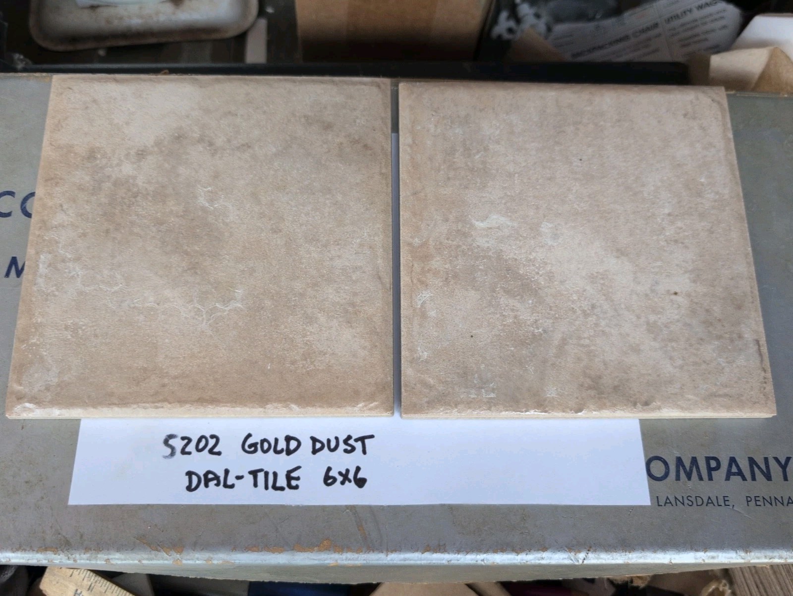 4 PCs Vintage Daltile Gold Rush Series Floor tile 6″x6″ color 5202 Gold Dust