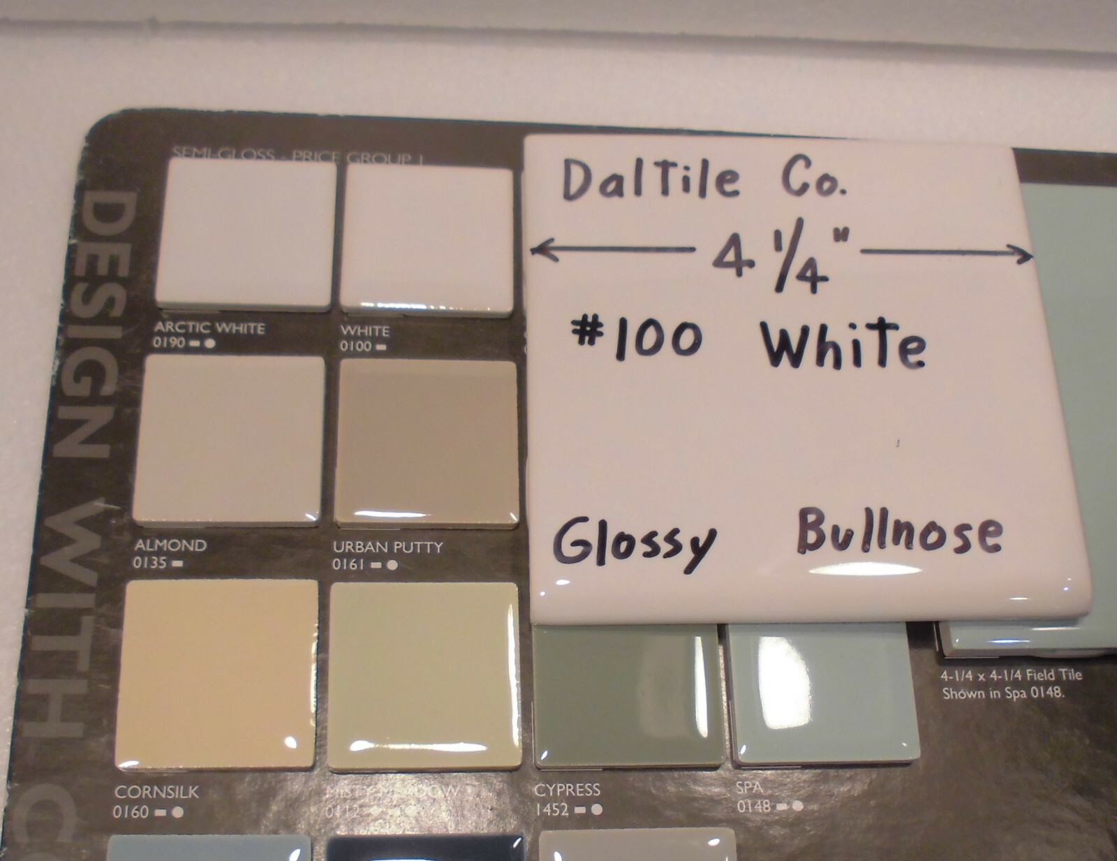 1 pc. White #100 by Daltile Co. 4-1/4″ Ceramic Surface Bullnose Tile; New Flat