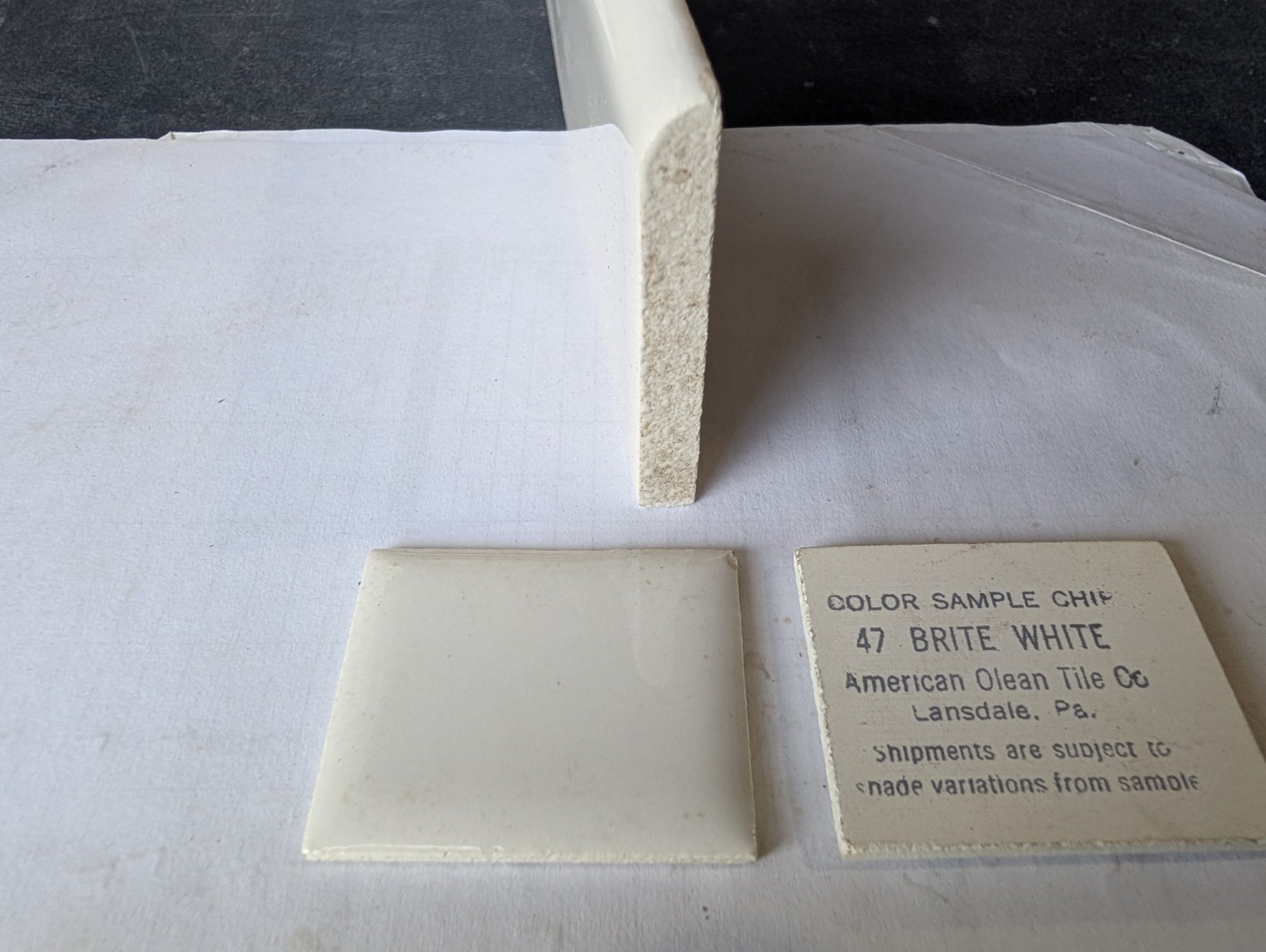 2 pcs American Olean Tile Gloss Brite White #47 S4269 Thin Set Bullnose 2″x6″