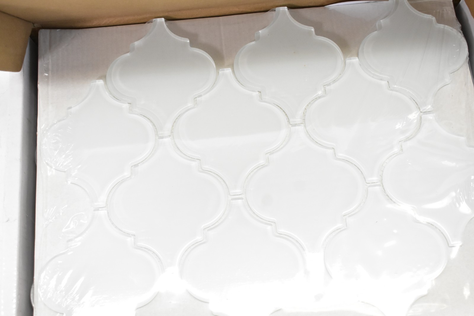 Lot of 5 Sunwings Arabesque Lantern White 12″ x 9″ Glossy Glass Wall Mosaic Tile