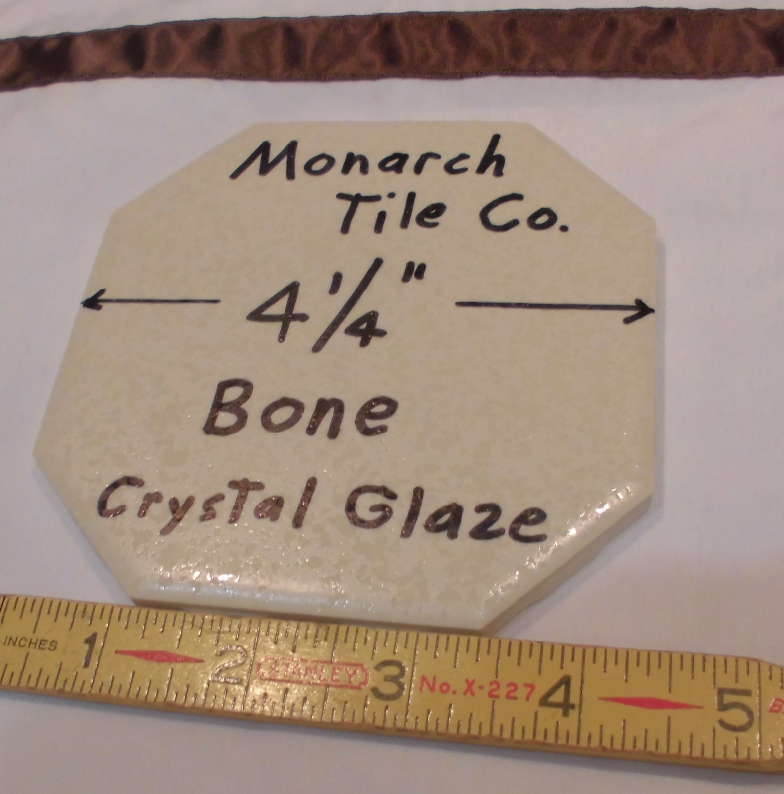 1 pc. *Bone* Octagon Ceramic Tile 4-1/4″ Crystal Glazed by Monarch Co. NOS