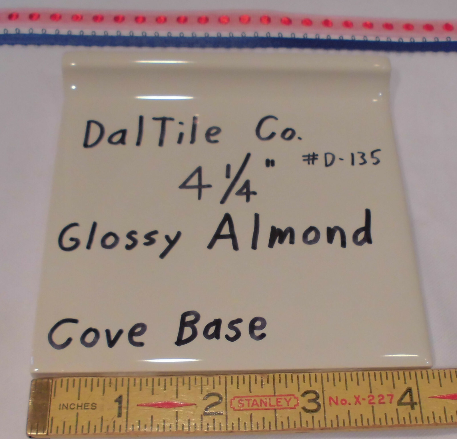 1 pc. Gloss Almond: stack-on-top Cove Base Ceramic Tile, 4-1/4″ by Daltile: NEW
