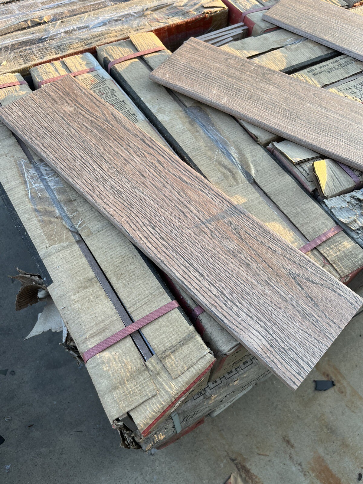 porcelain tile flooring Wooden Style 23.6×6‘’,5mm Thick.11 Pcs Per Box.200 Boxes