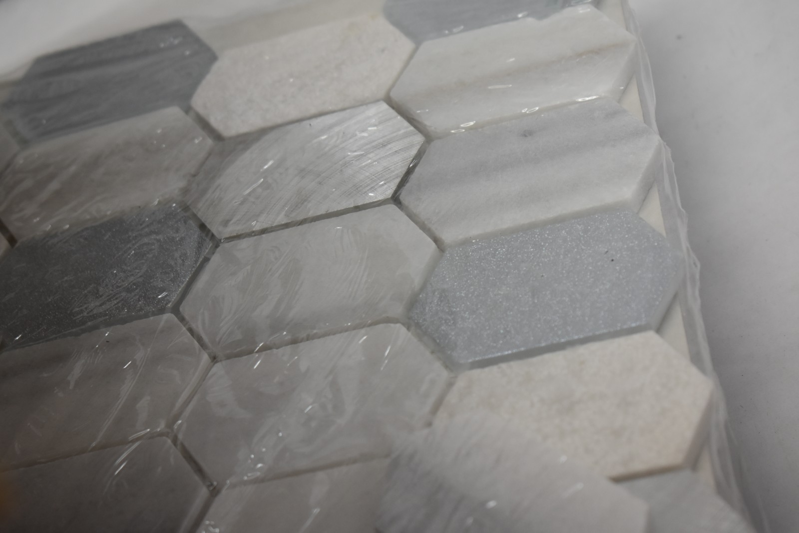 Lot of 6 Harlow Picket 11.5″ x 12.4″ x 8mm Textured Mesh Mounted Mosaic Tile