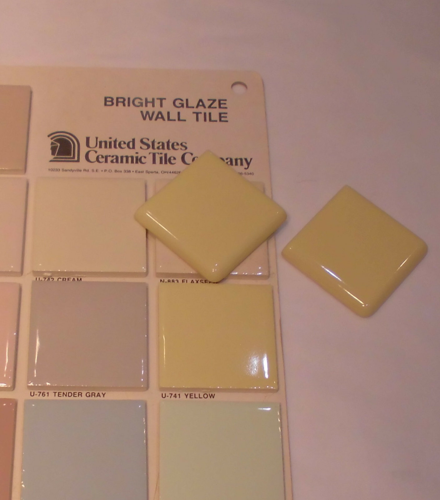 2 pcs. Glossy Yellow 2″ X 2″ X 5/16″ Ceramic Surface Bullnose Corner Tiles NEW