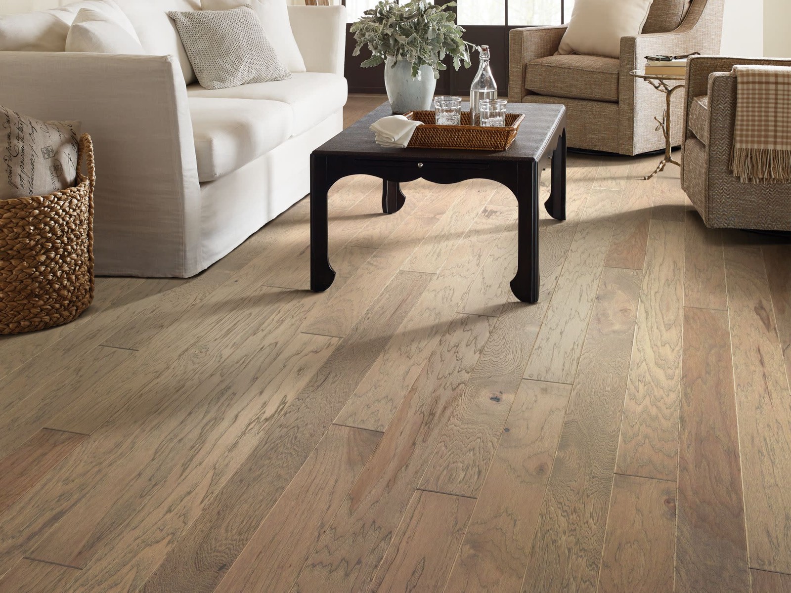 Shaw SW711 High Plains 5″W Wire Brushed Engineered Hardwood – Hide