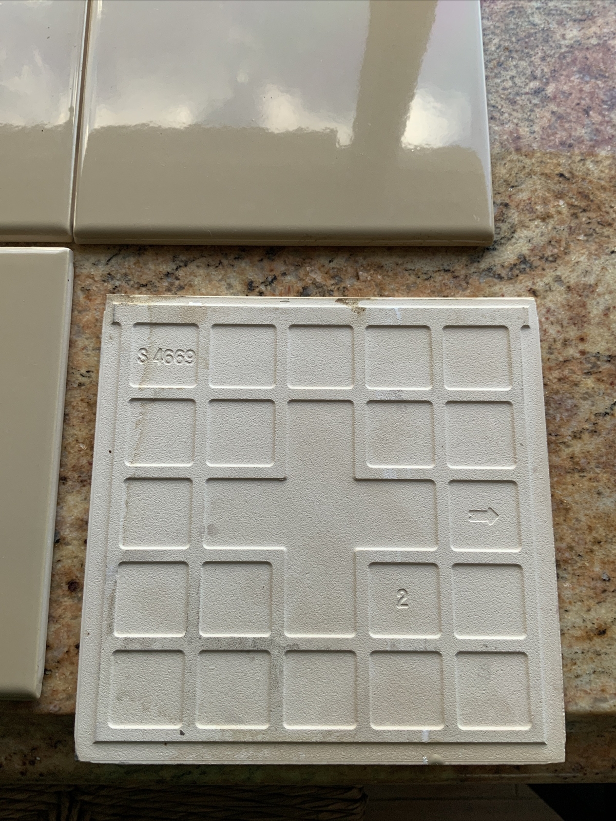 6″ X 6″ BULLNOSE COLOR CAMEL BRIGHT BY US CERAMIC TILE/ROCA TILE–PRICE PER PC