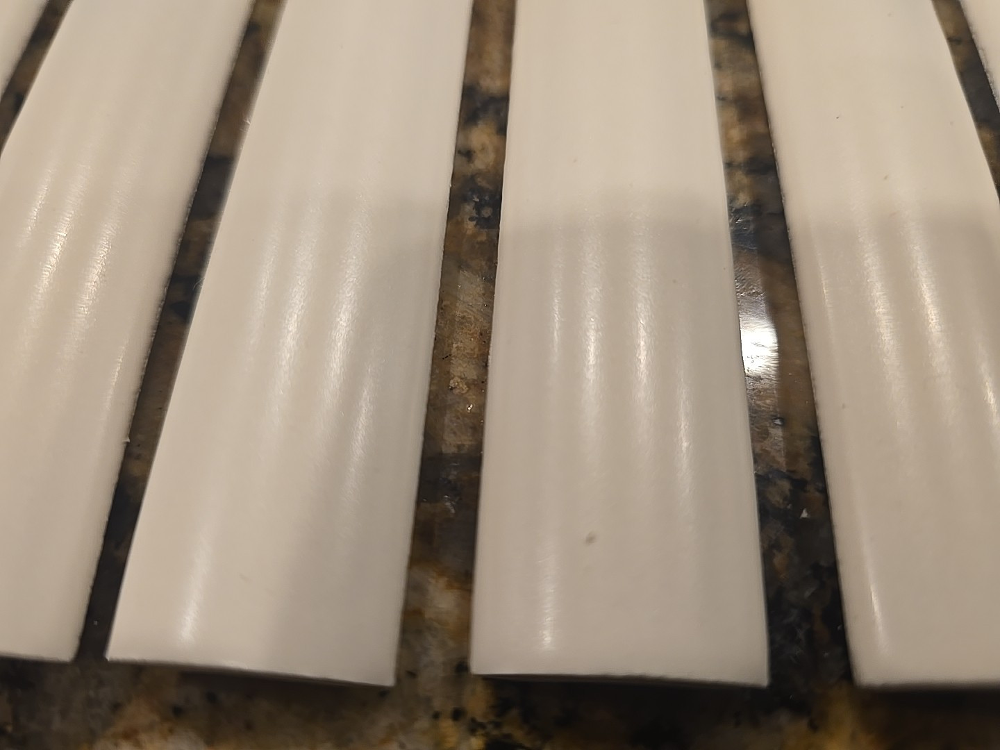 Matte Light Beige Ceramic Quarter Round Trim Tile 1″x6″ (9 Pcs)