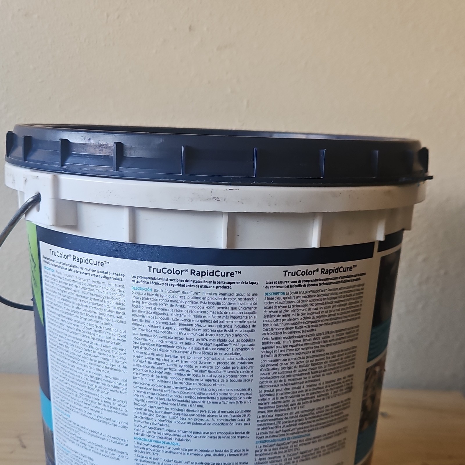 Bostik TruColor RapidCure Pre-Mixed Urethane Grout delorean grey 18 lb