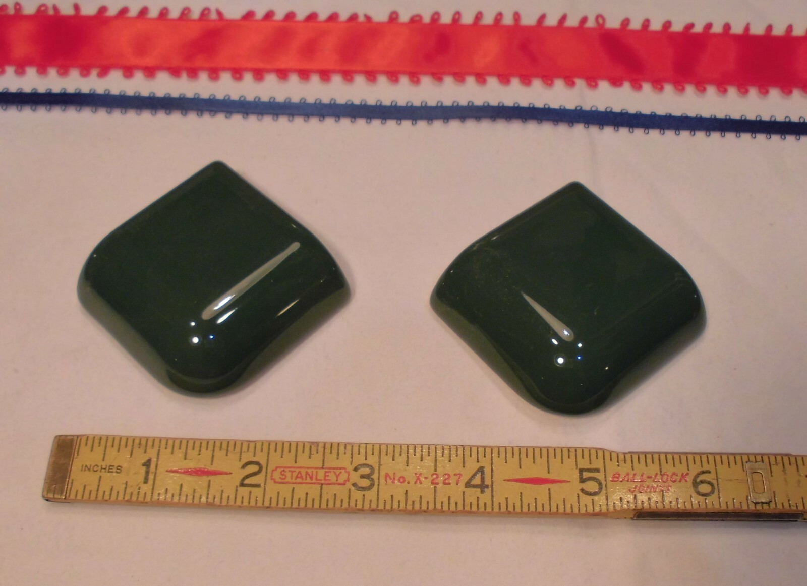 2 pcs. *Hunter Green* Radius Ceramic Bullnose…outside corner 2″ X 2″ Mudd NEW