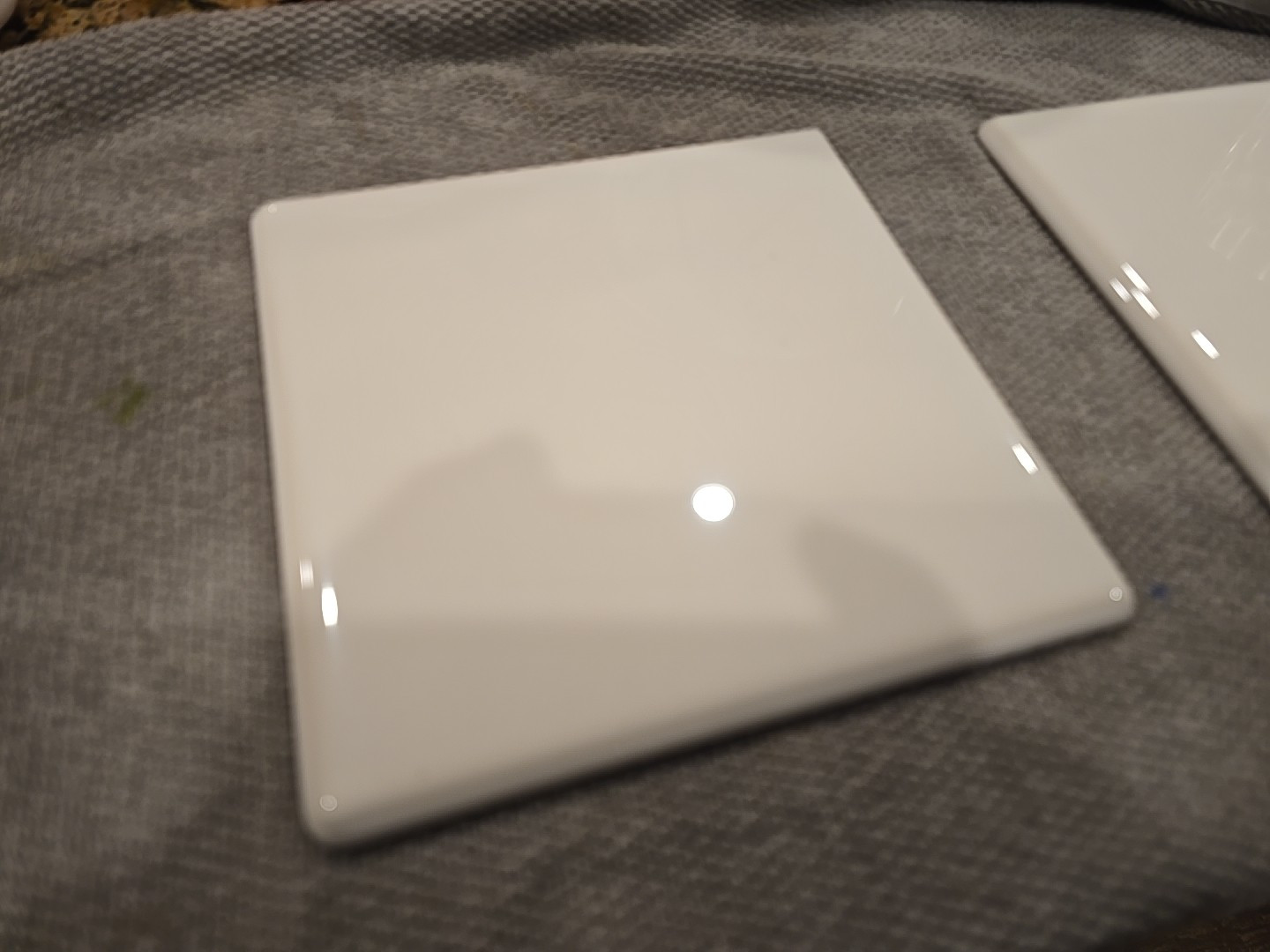 6″ x 6″ Gloss Light Beige Ceramic Tile with Bullnose on 2 Edges (2 PCS) Daltile