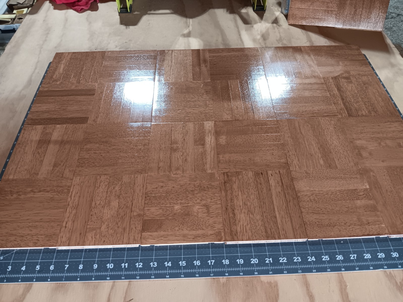 6-finger Parquet Solid Hevea Wood Floor Tiles 12 x 12 1/4″ Chestnut Color 6 SqFt
