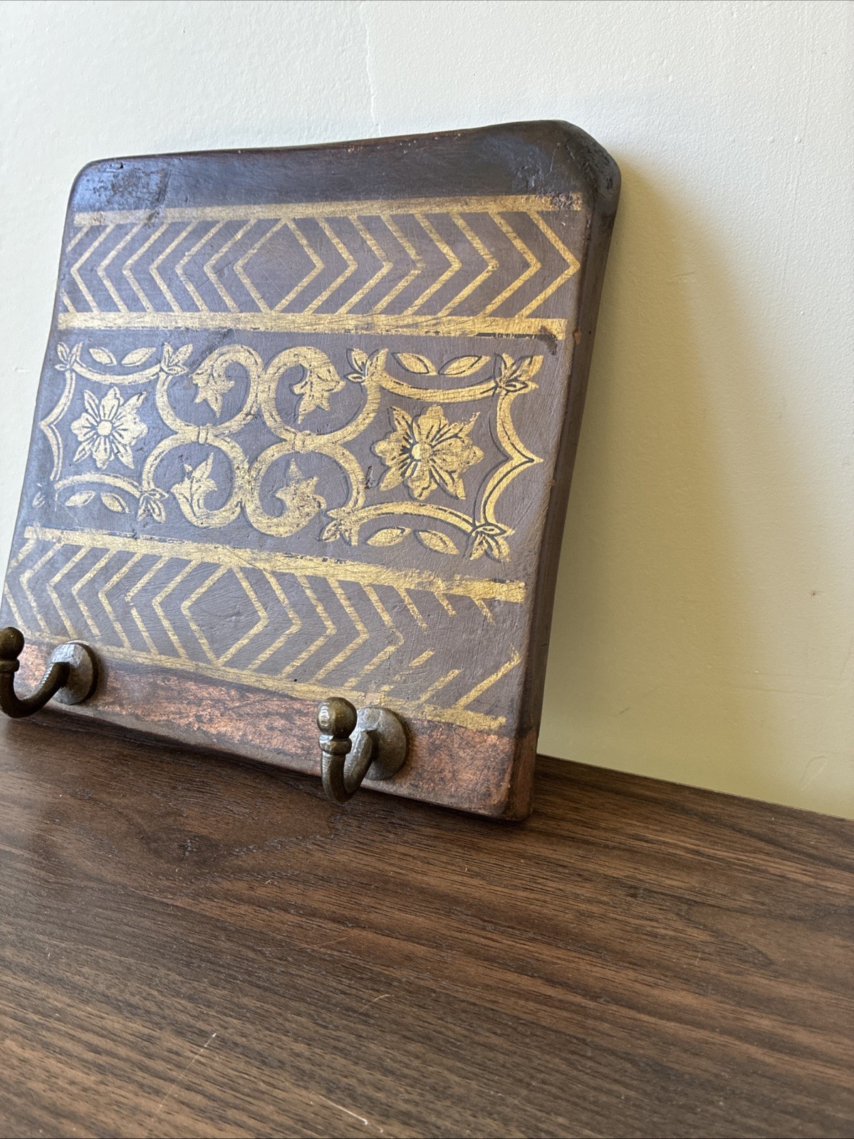 Clay Tile with 2 Hooks Wall Mounted