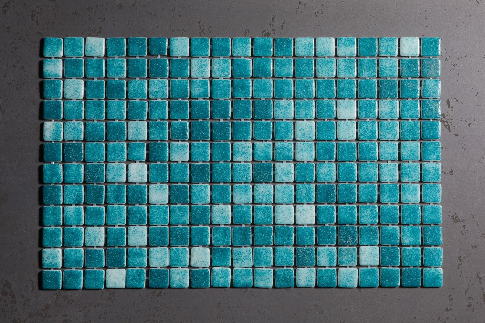 Pressed Glass Mosaic on Pool Net 32.5×51.5 – Bahamas Pool Matt