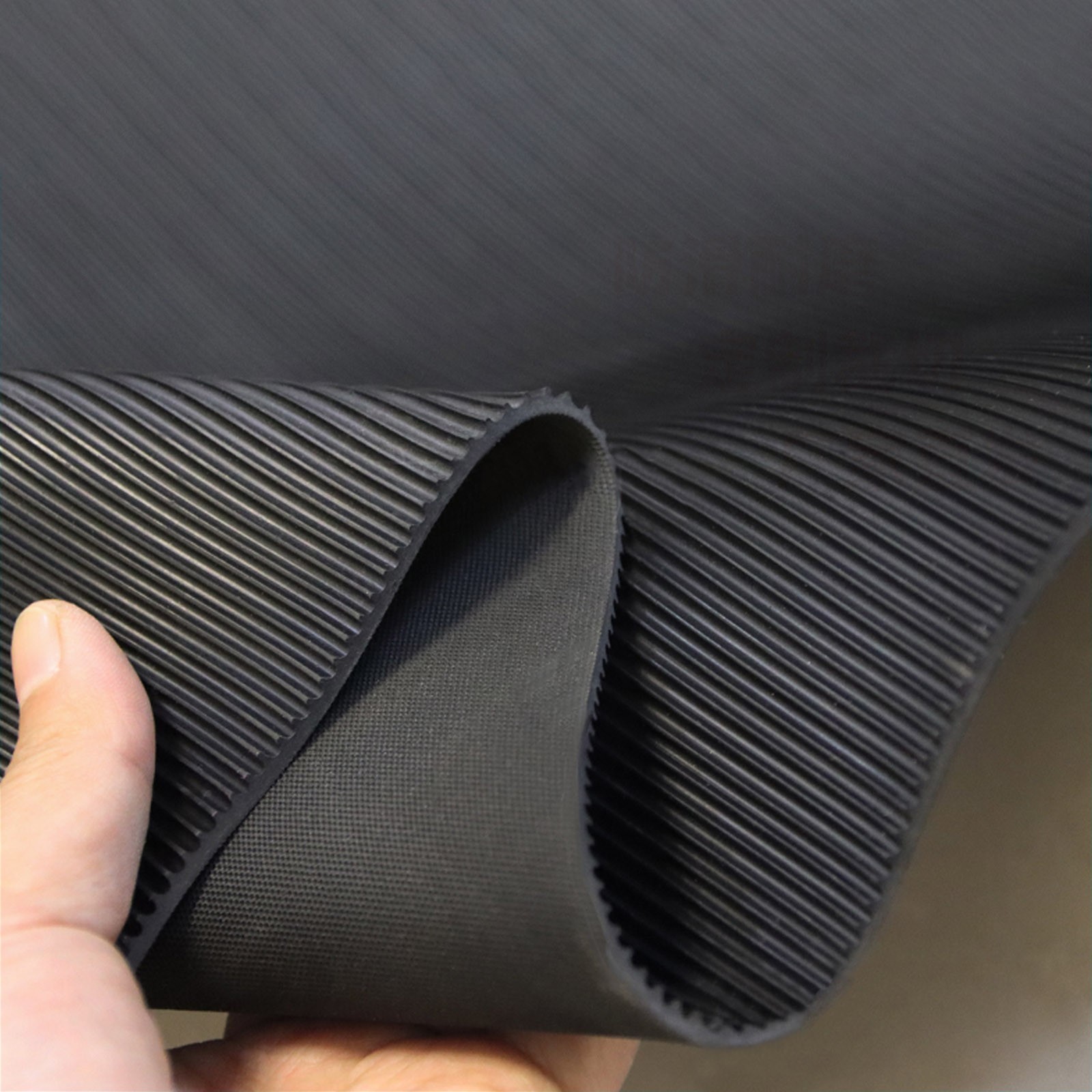 Rubber Garage Parking Mat Non Slip Wear Resistant for Golf Cart Commercial Use