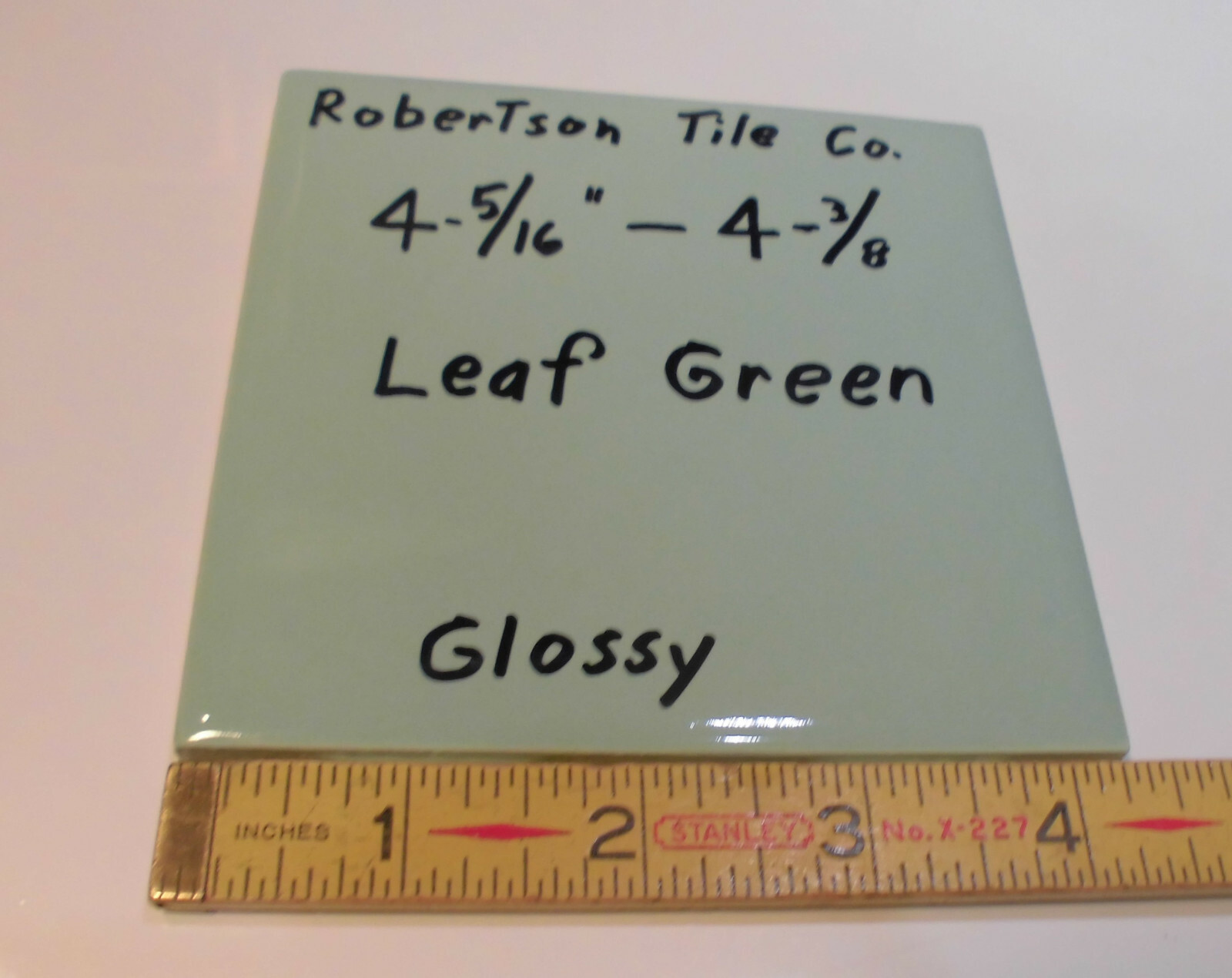 1 pc. Glossy Ceramic Tile *Leaf Green* 4-3/8″- 4-5/16″ by Robertson Co. NOS