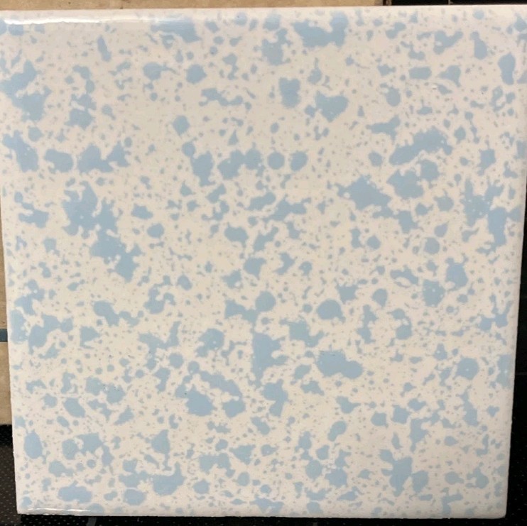 1 Wall Tile Florida USA FT 4-3/8″ Ceramic Mottled Sky Blue on Off White Vtg MCM