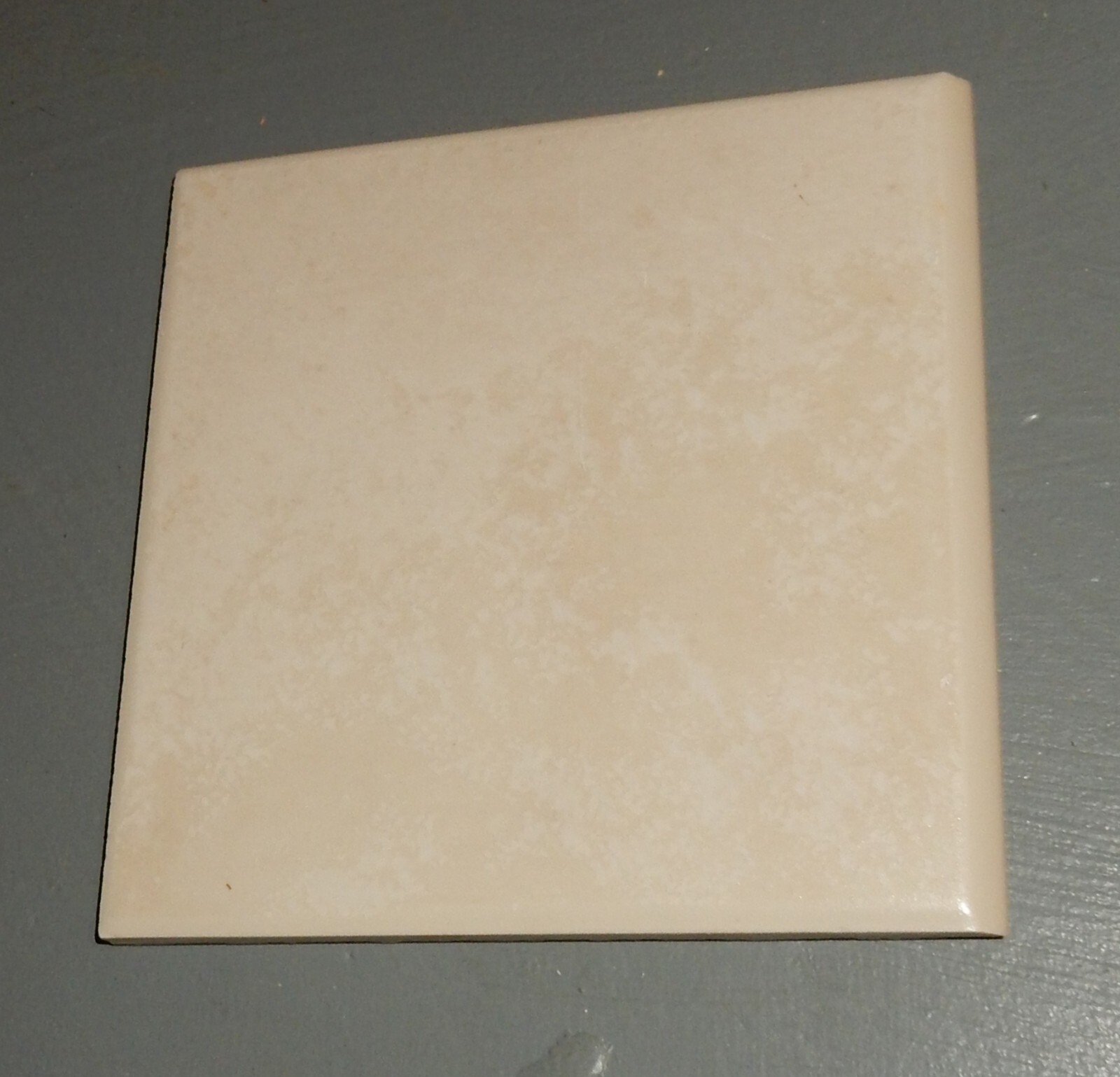 24pcs Vintage Light Mottled Tan Porcelain Tiles, 15 x 15 cm, Mid-Century Modern