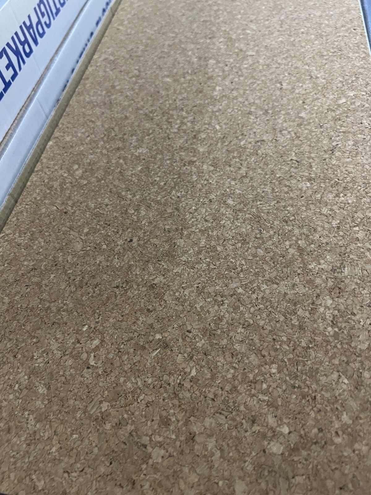 Cork Floating Floor – 900mmx300mm (35.43″x11.81″) x 11 mm Thick.203.7 sq ft