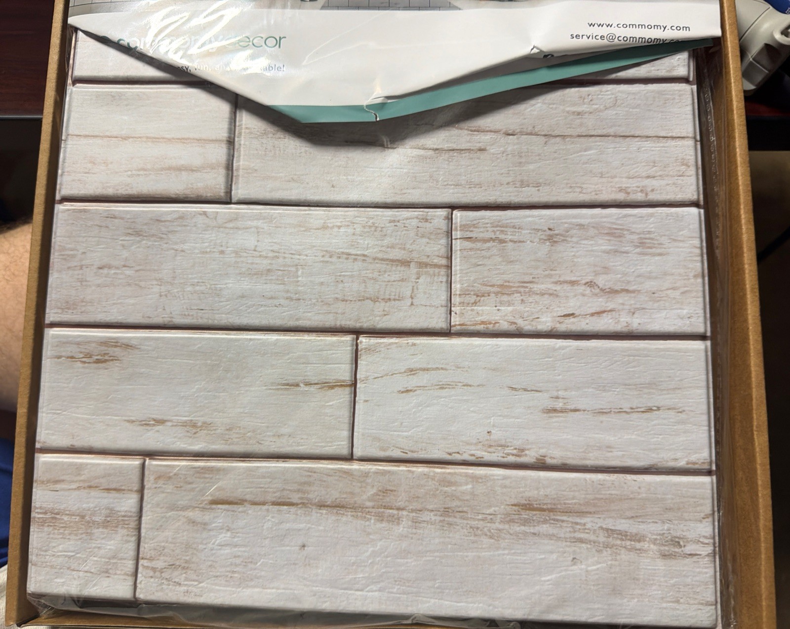 Commomy 10 Pcs 3D Peel and Stick Wood Wall Panels for Walls -11.8″x11.8″