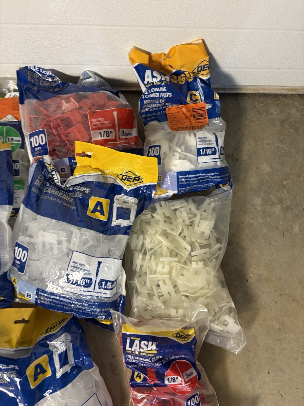 Lot QEP Lash tile leveling system clips, wedges, and caps, Lash360, 1/16, 1/8