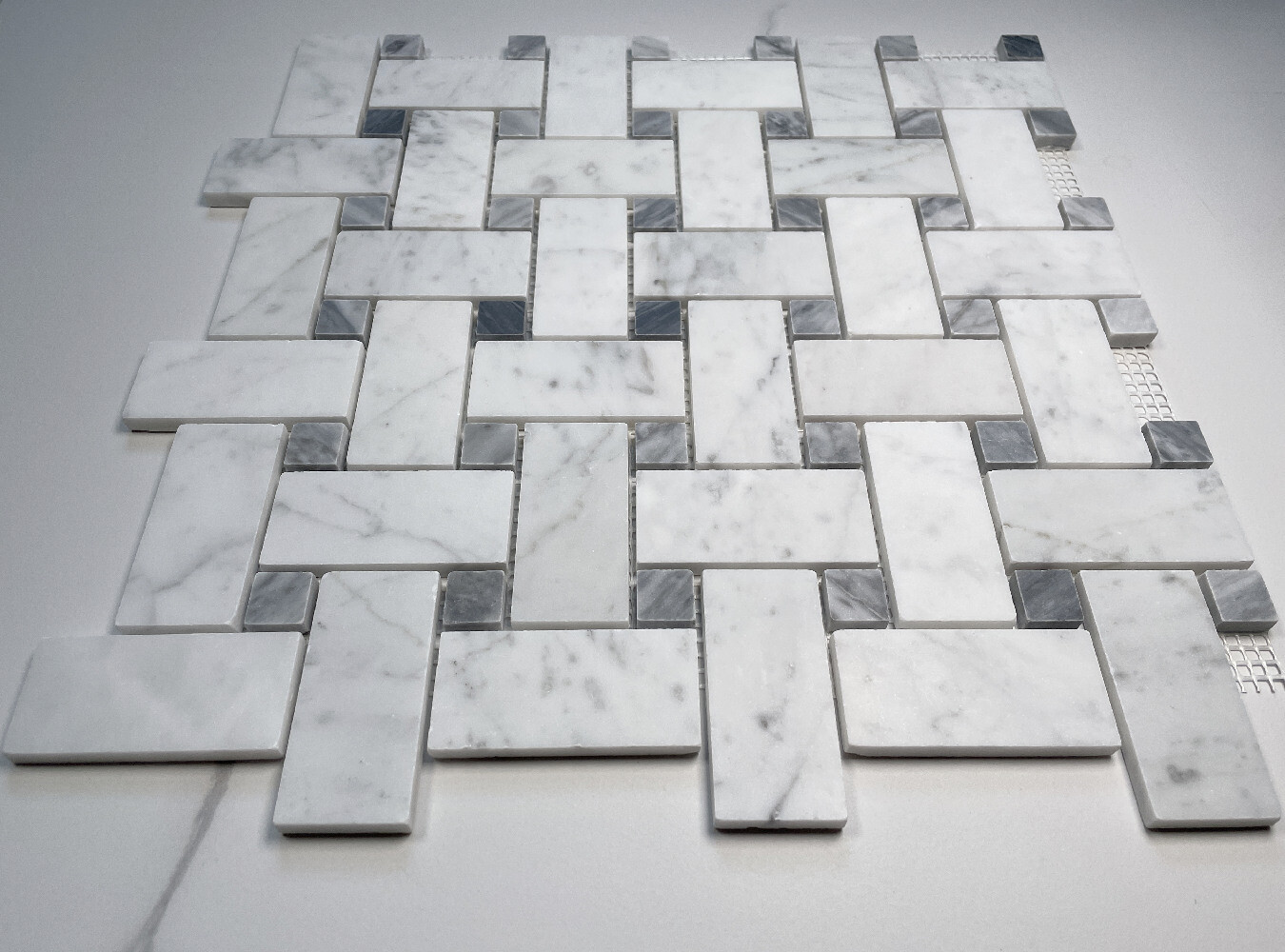 C65L7XH Carrara White Marble Basketweave Mosaic Tile Bardiglio Gray Dots Honed