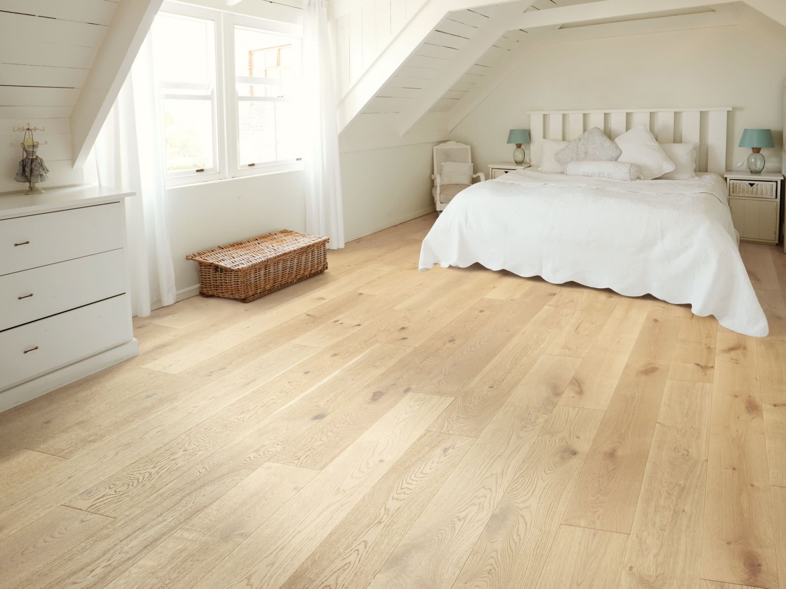 Shaw SW485 Castlewood Oak 7-1/2″W Wire Brushed Engineered
