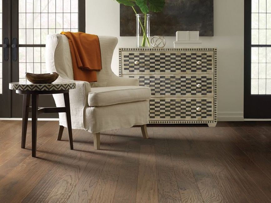 Shaw SW219 Pebble Hill 5″W Handscraped Engineered Hickory – Off White