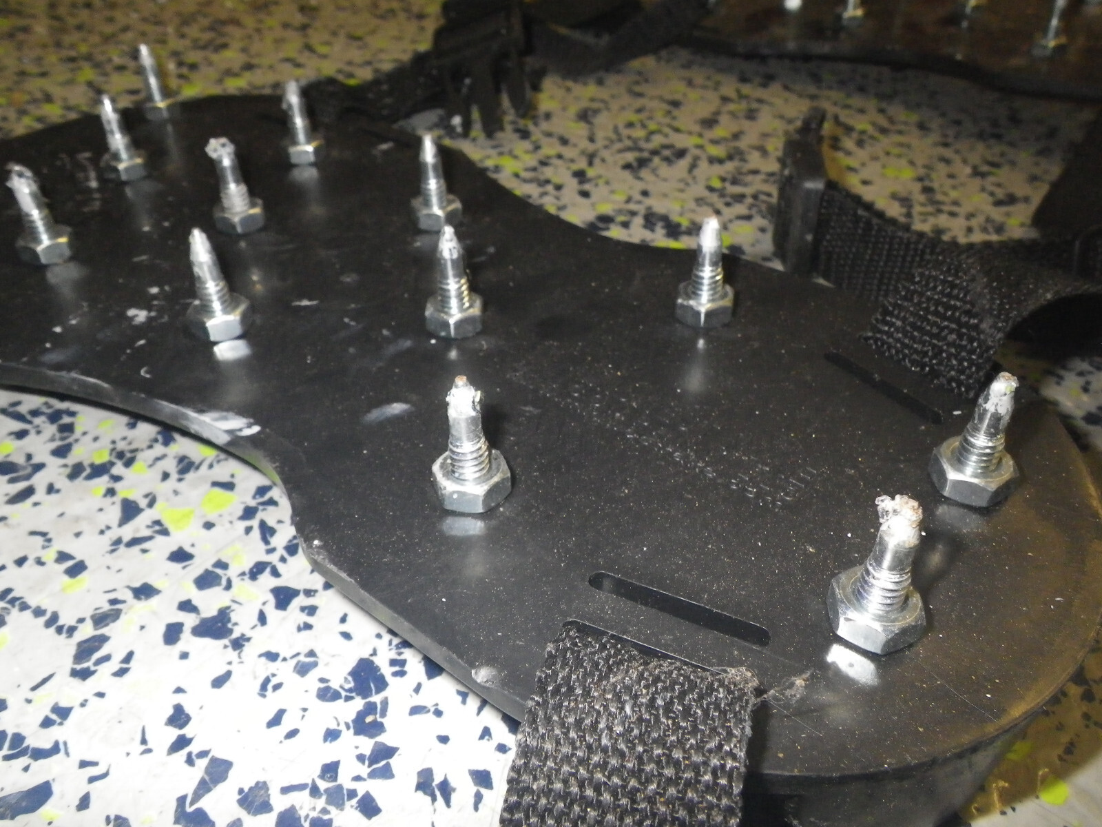 2 Pair used Midwest Spiked Shoes with 3/4″ Spikes Perfect for Epoxy Floors
