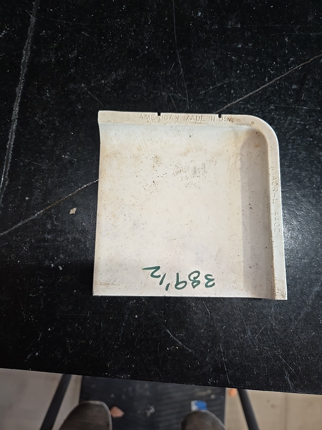 Vtg NOS 4 1/4″ Left Corner Curved Bullnose Crystalline White Verticle Scored
