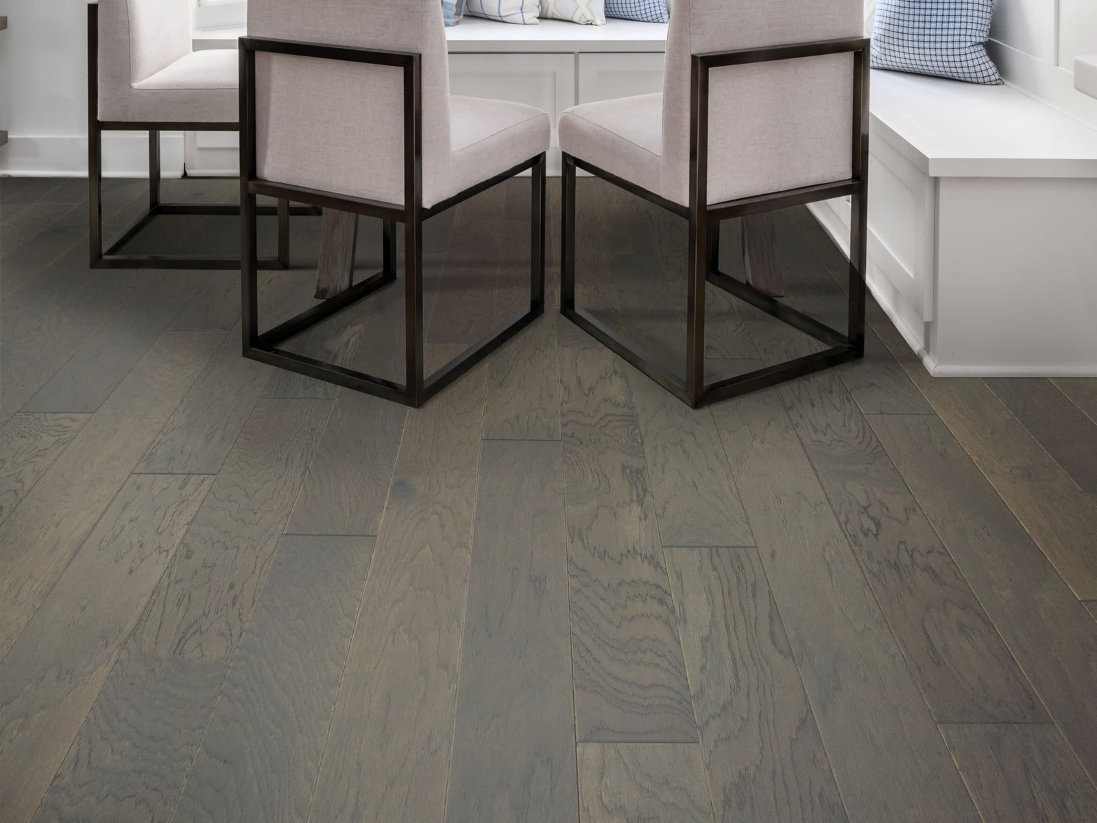 Shaw SW711 High Plains 5″W Wire Brushed Engineered Hardwood – Jute