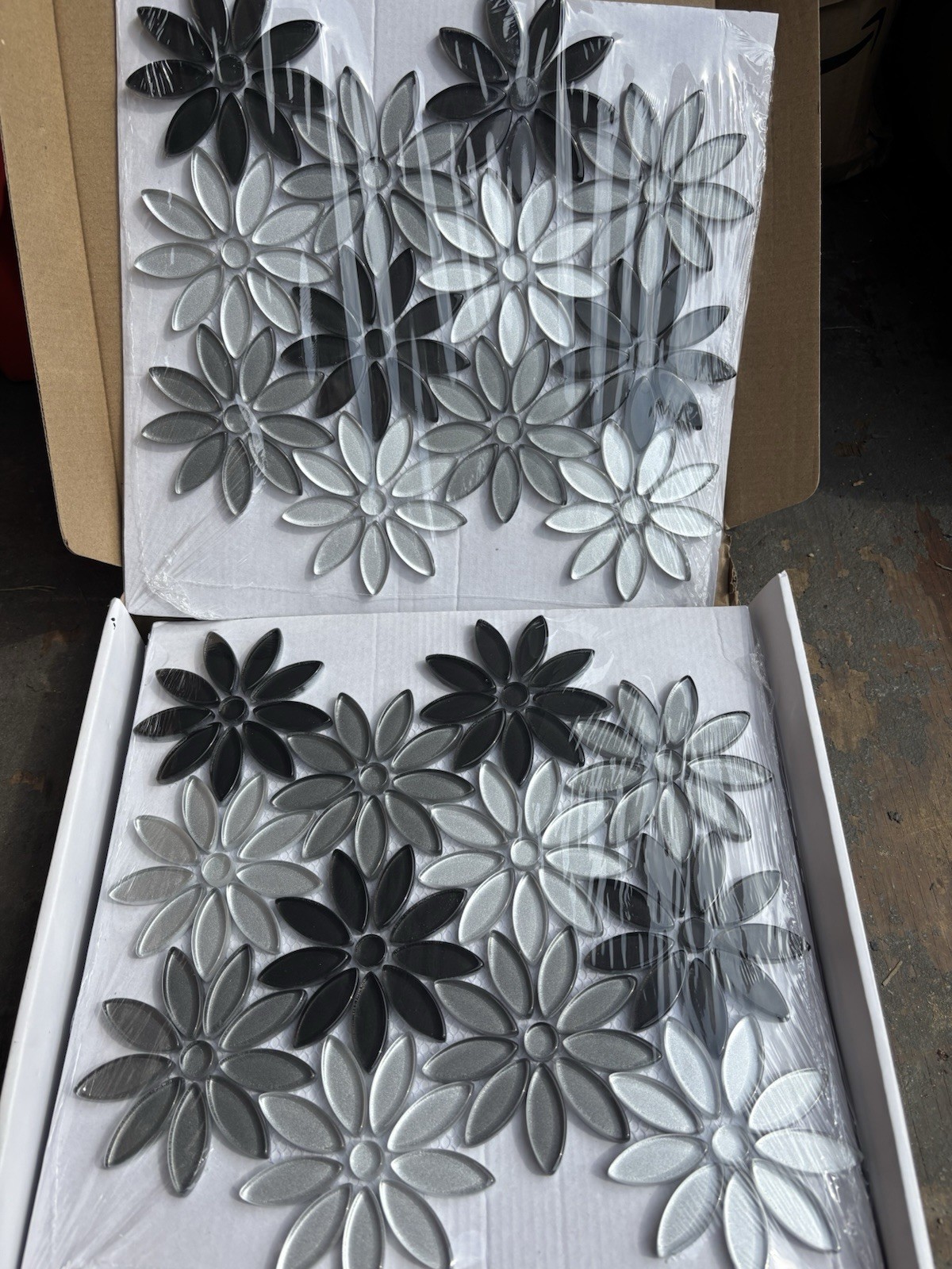 5 sheets Ivy Hill Tile Thistle Black 12.4″ x 14.13″ Polished Marble Mosaic Tile