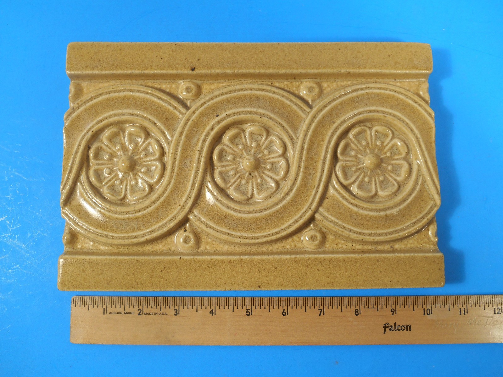 Vintage Ceramic Border Tile 10-1/8″x6-3/4″x3/4″ Floral and Circle Design