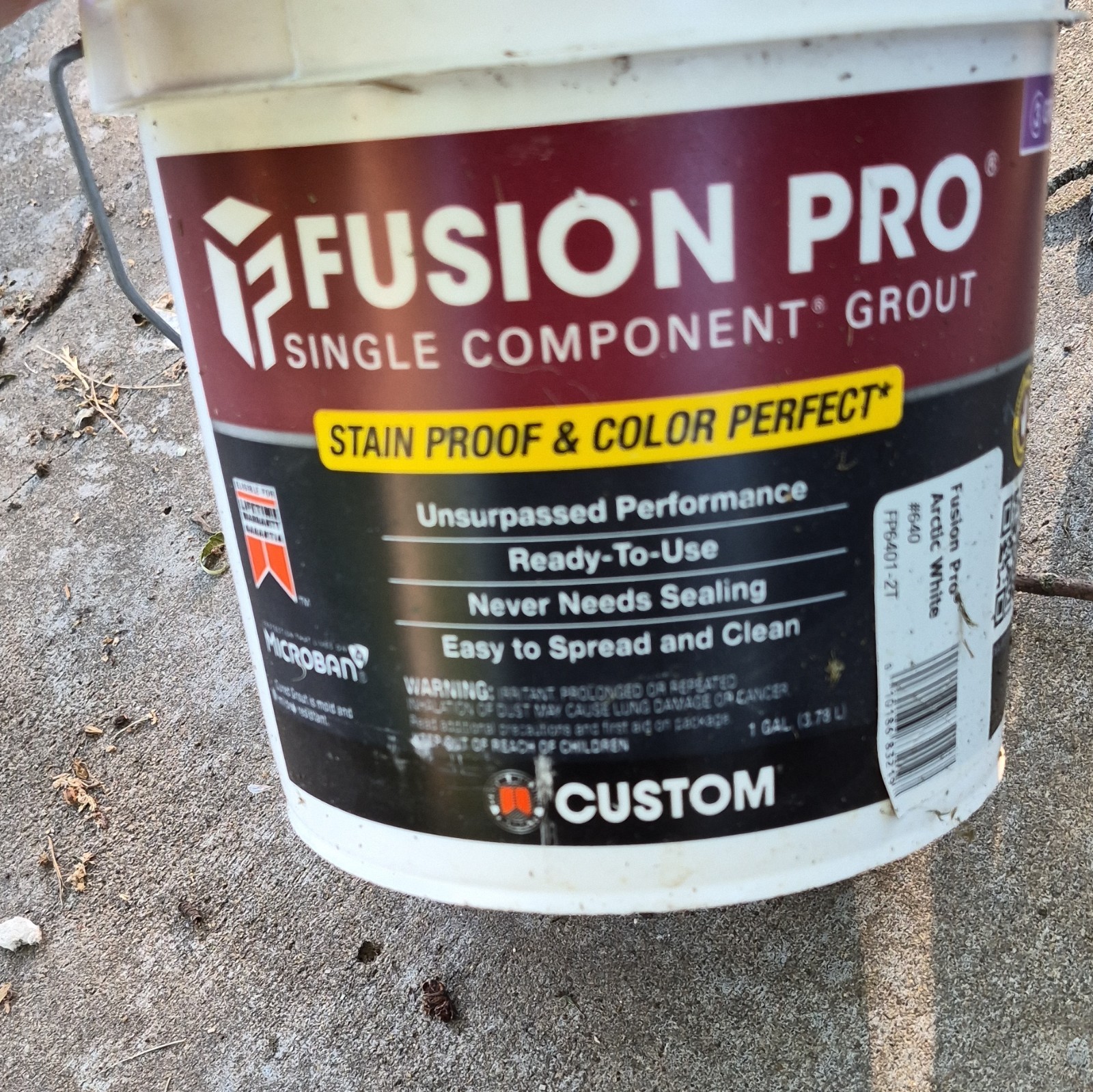 Fusion Pro Ready-to-Use Stain Resistant Grout, White/Red/Black Plastic Bucket