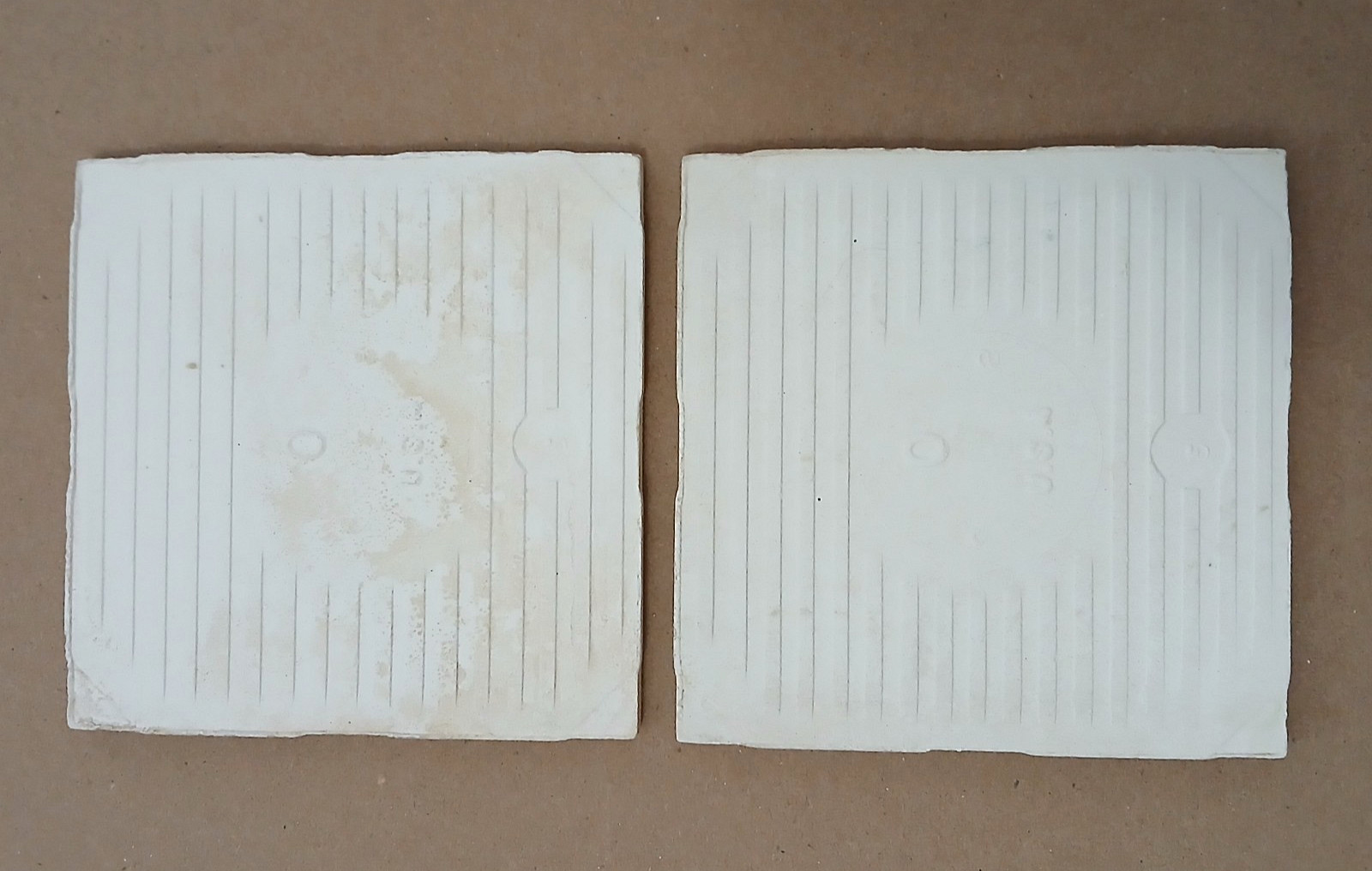 1 Wall Tile USA 4-1/4″ Ceramic Dimpled Mottled Green on White Salvaged MCM Vtg