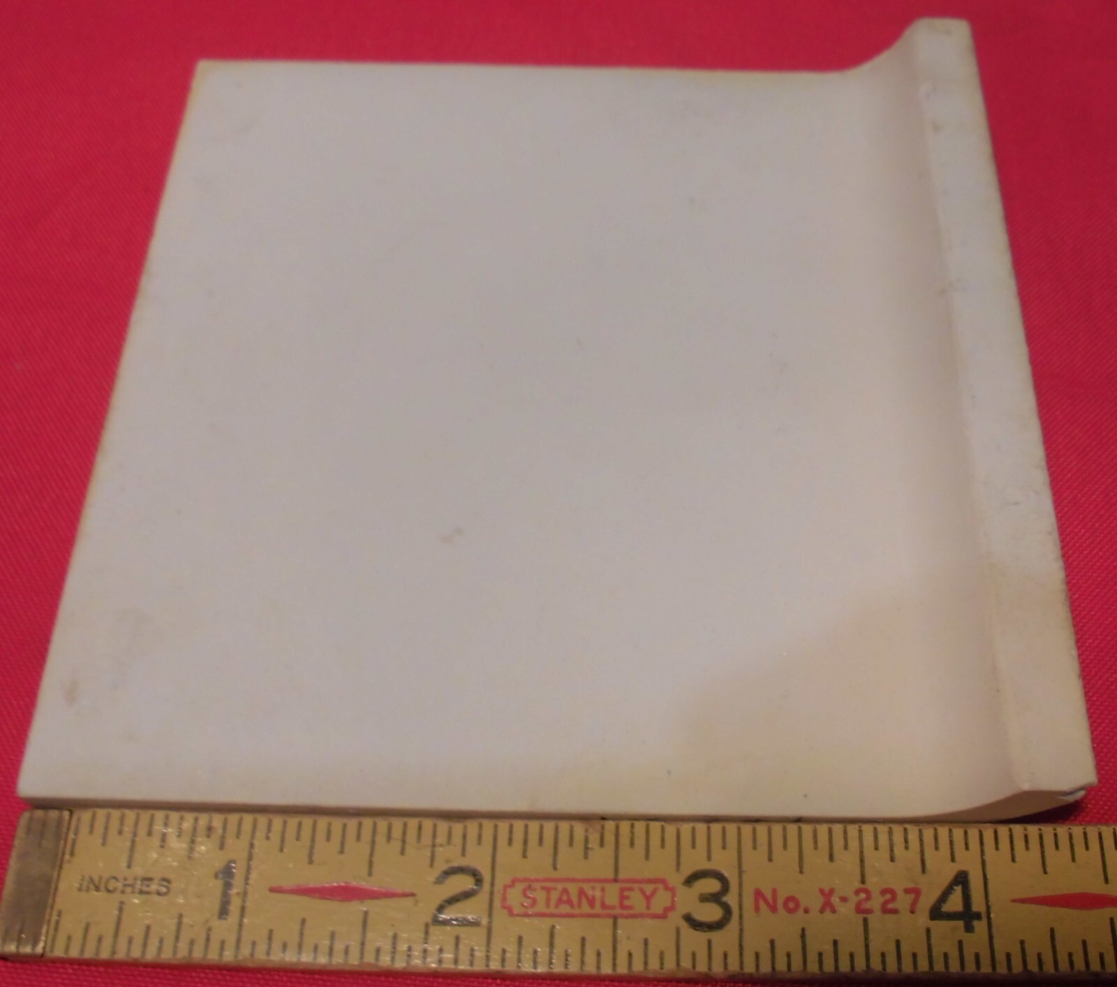 1 pc. Radius Bullnose; Misty Lilac: Glossy Ceramic Tile by Robertson 4-5/16″