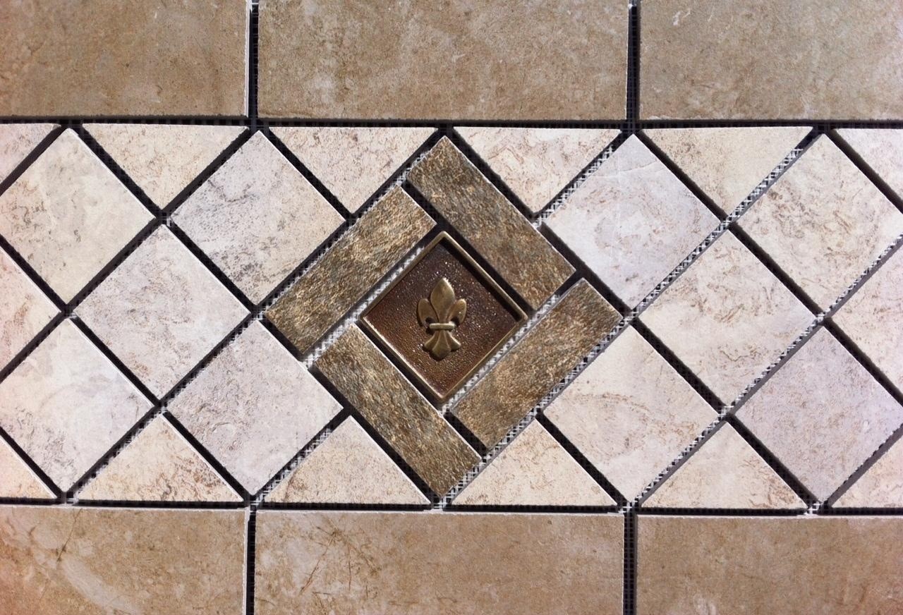 21 3/8″ x 9 7/8″ Tile Medallion – Daltile Affinity tile series, metal accent