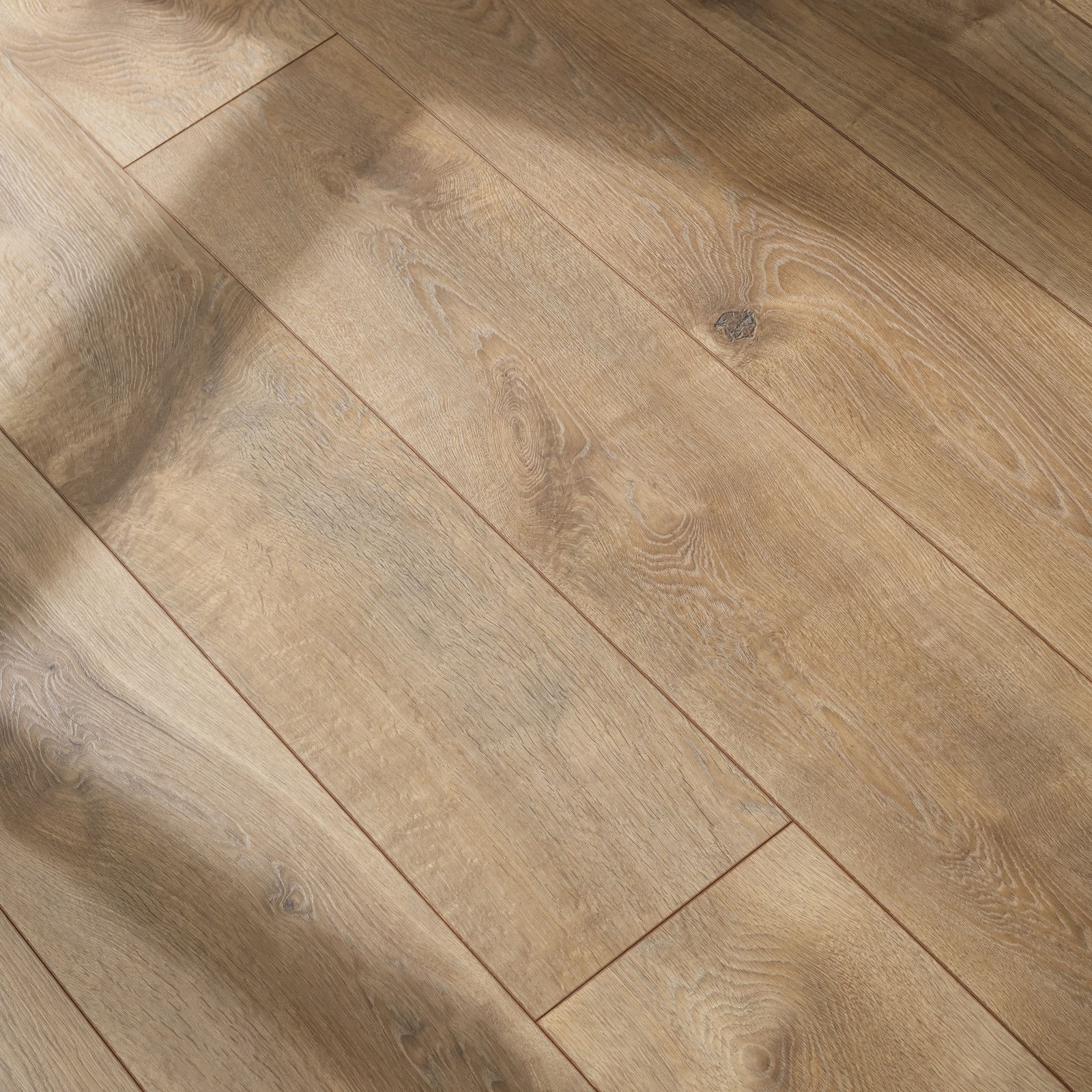 Pergo LPE01-LF017 Classics 7-1/2″W Embossed Laminate Flooring – – Summer Oak