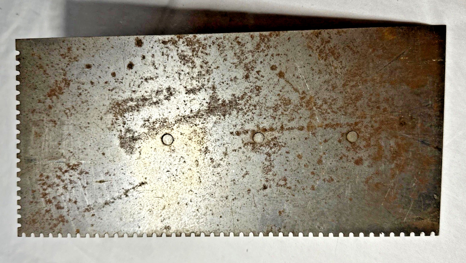 Vintage Notched Angled Trowel Metal 4.5″ x 9.5″ Rusty Tile