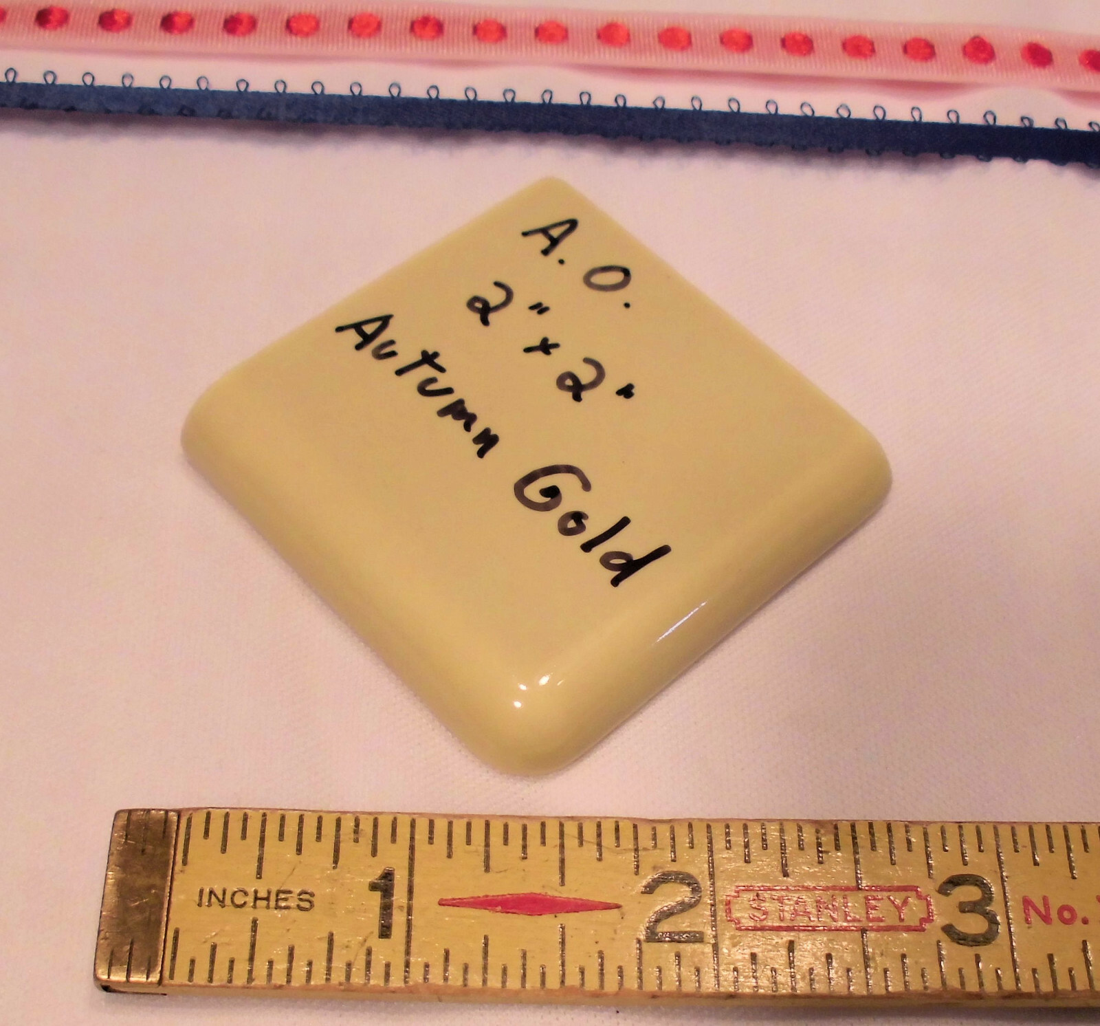 1 pc. Autumn Gold – Yellow 2″ X 2″ X 5/16″ Ceramic Surface Bullnose Corner Tile