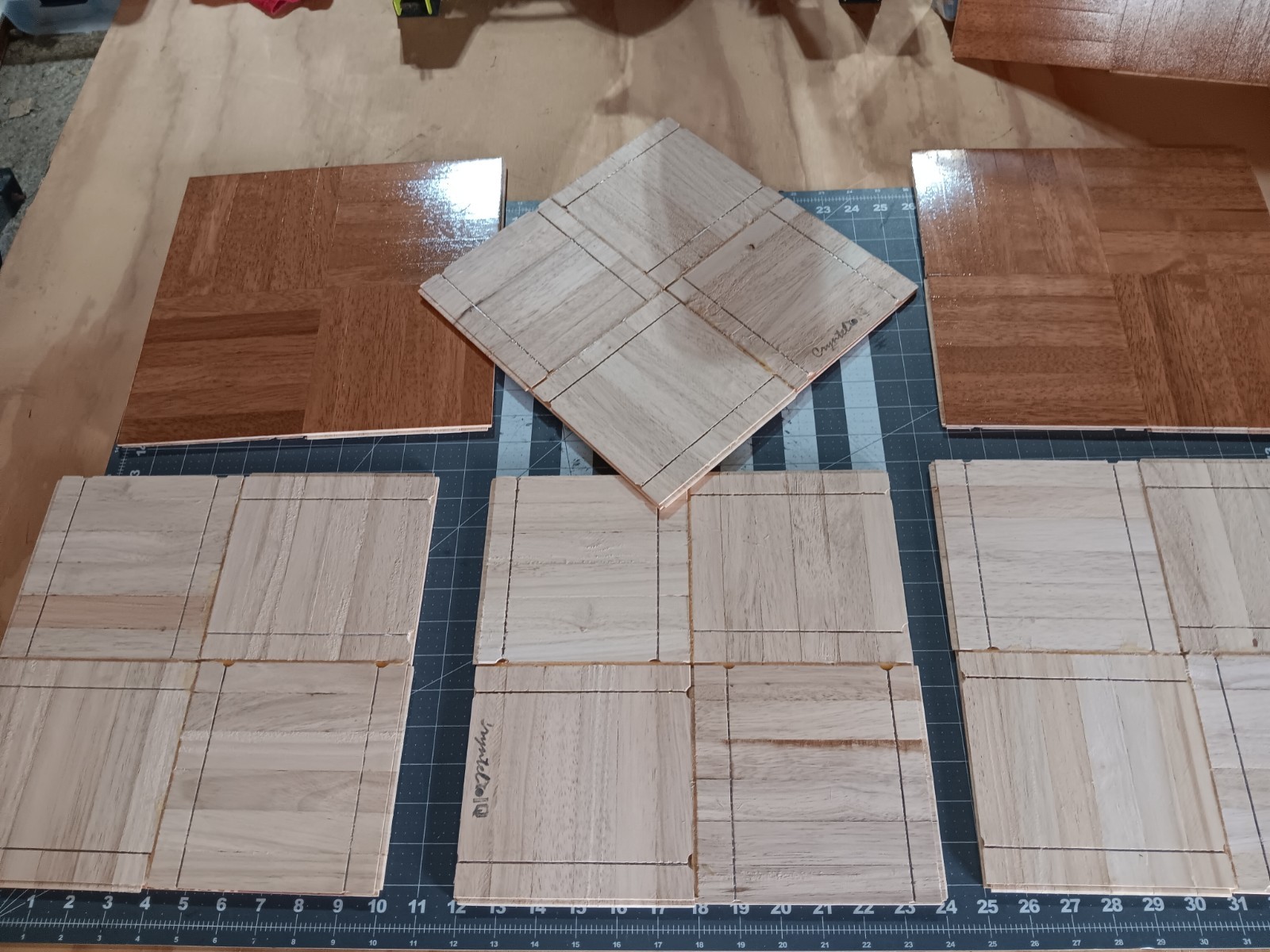 6-finger Parquet Solid Hevea Wood Floor Tiles 12 x 12 1/4″ Chestnut Color 6 SqFt