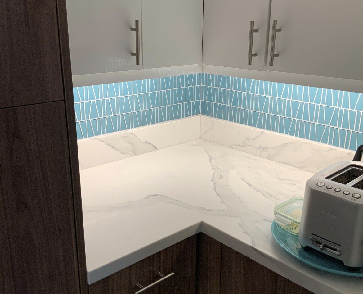 Modern Trapezoid Turquoise Glossy Glass Mosaic Tile MTO0162