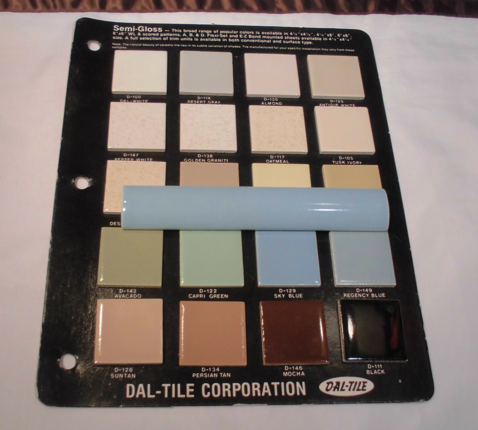 1 pc. *Sky Blue* Ceramic Outside Corner / Quarter Round Tile 1″ X 6″ NOS
