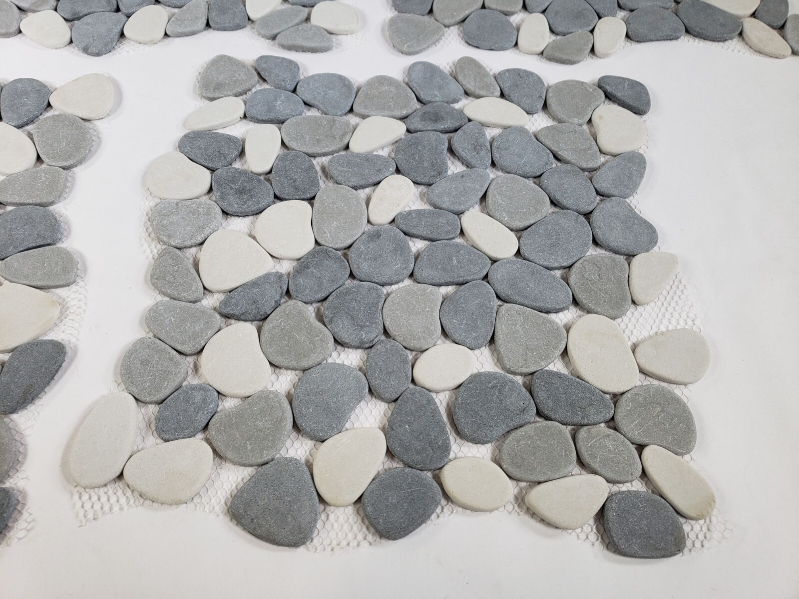 Diflart Pebble Tile for Shower Floor Java Tan & White 5 Sq.ft Pebble Backsplash