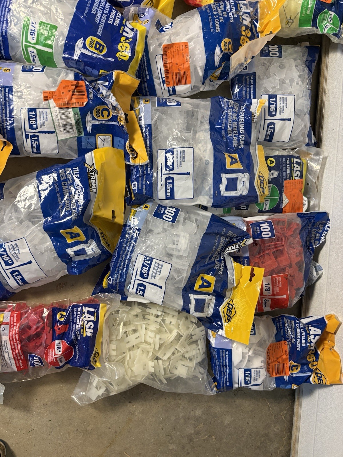 Lot QEP Lash tile leveling system clips, wedges, and caps, Lash360, 1/16, 1/8