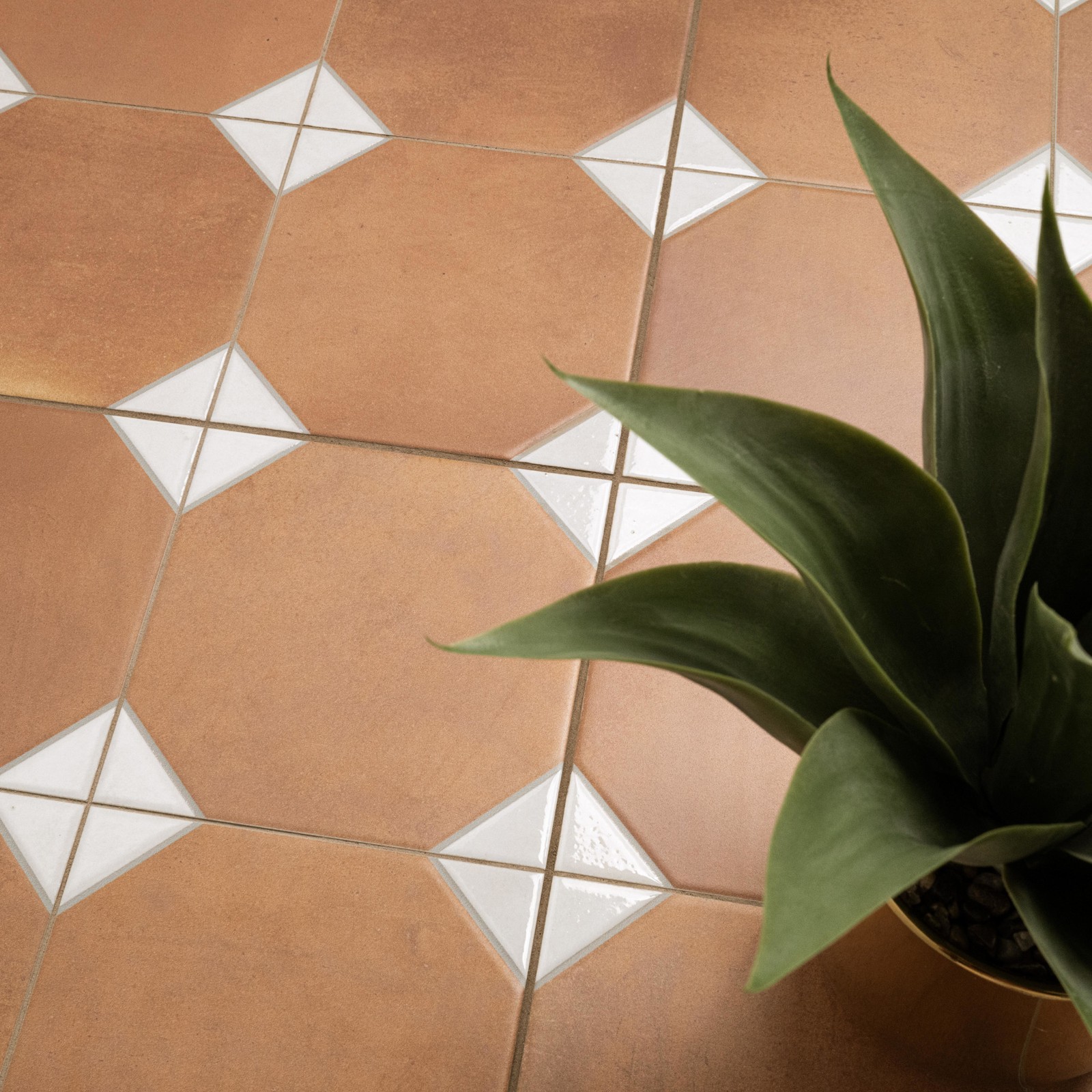 Ackland AKNPT13X13M-CA 13″ x 13″ Porcelain Geometric Floor and – Siena