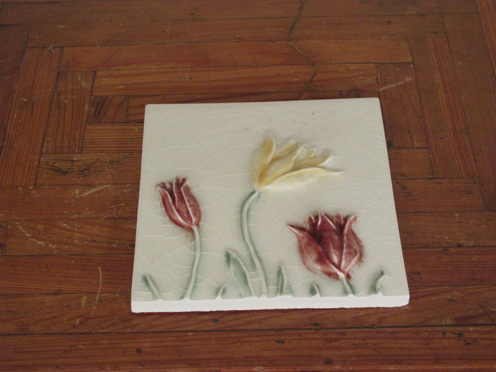 Pratt And Larson Tulip Decorative Ceramic Tile