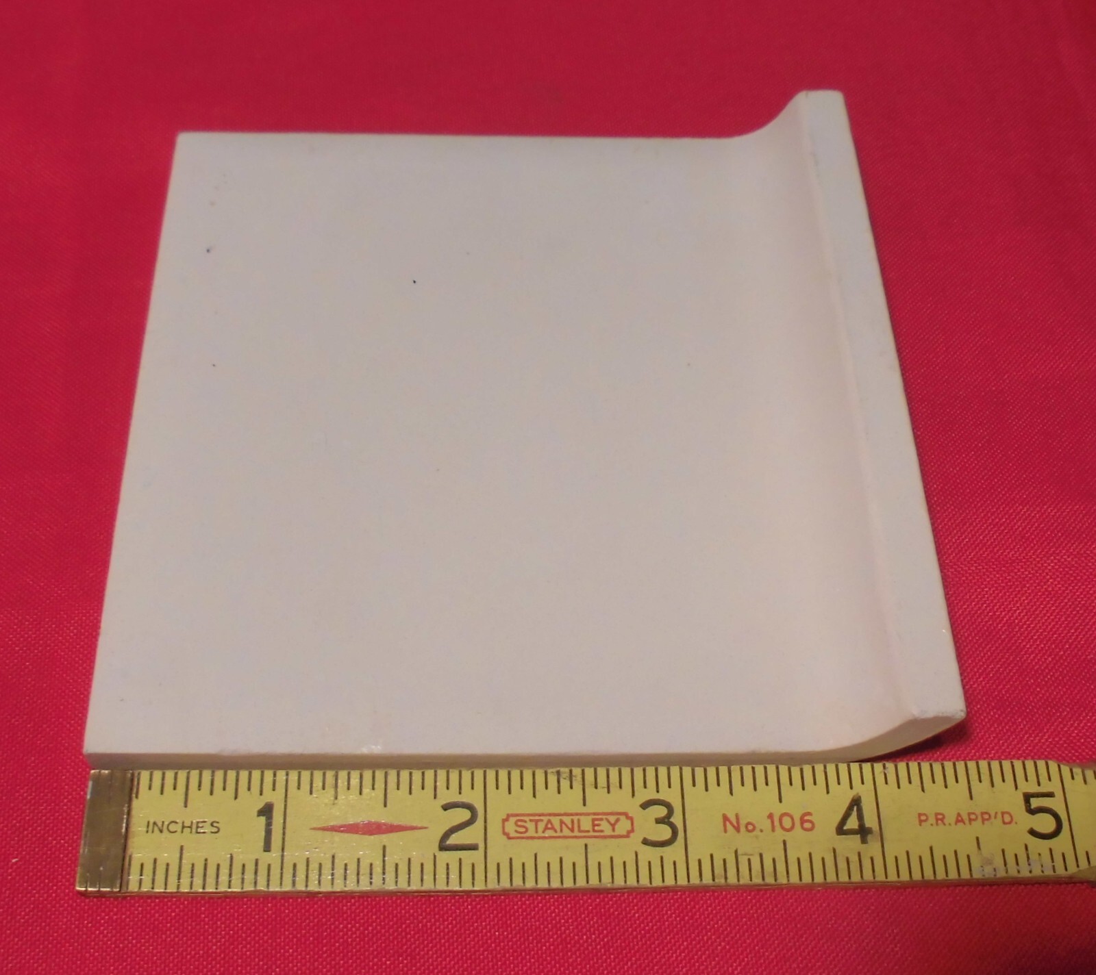 1 pc. Sandstone: Glossy Radius Bullnose Ceramic Tile 4-5/16″ by Robertson Co.