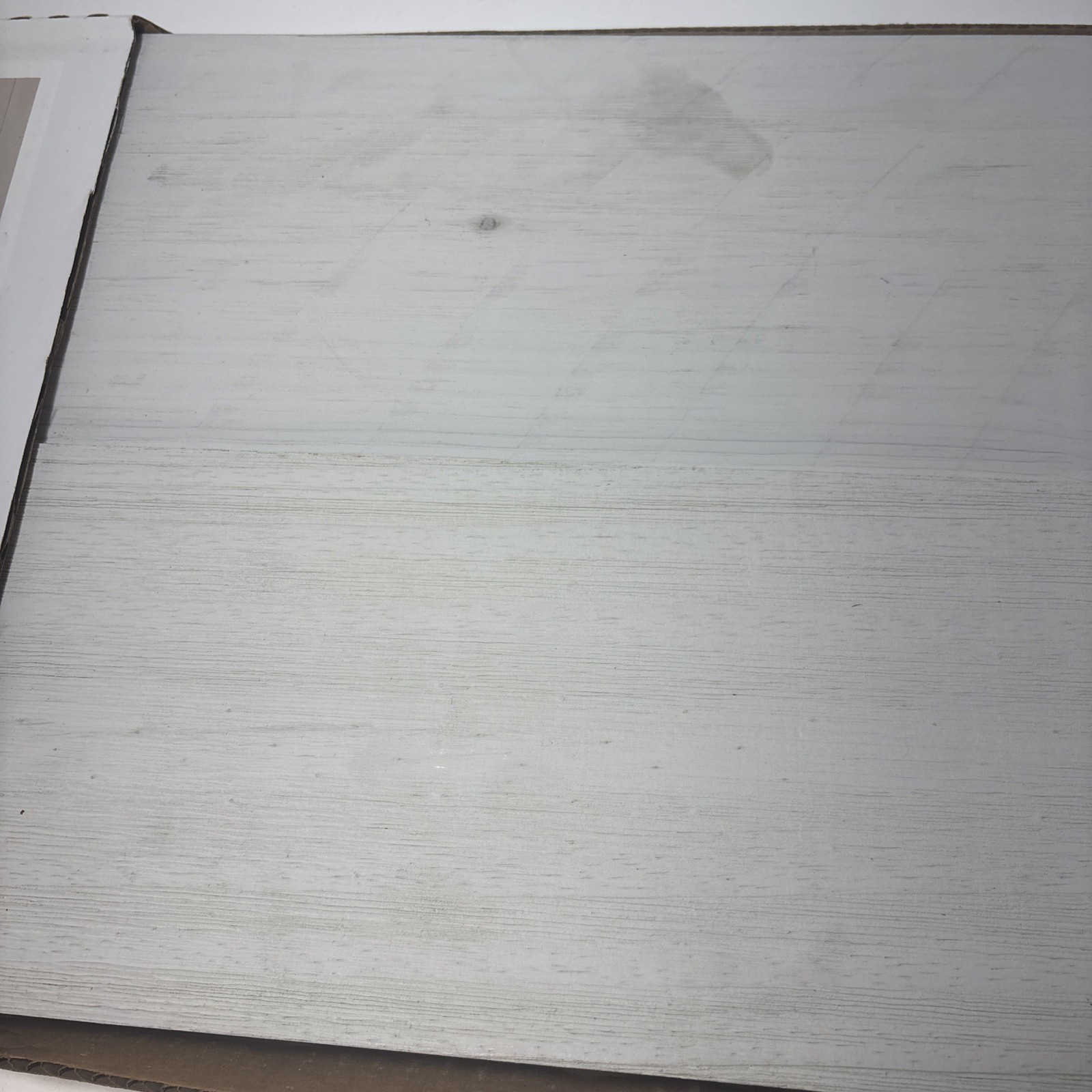 AMERICAN PLANKING BRAND COASTAL WHITE 10.9 SQUARE FEET 6 PLANKS WALL BOARDING